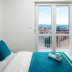 Apartment Lotus Split